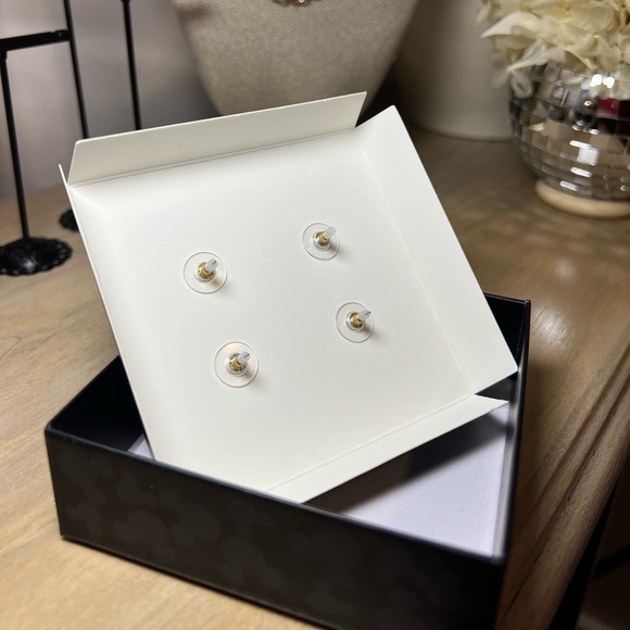 BAUBLEBAR X DISNEY • SPIDER STUD EARRINGS • NIB - Picture 4 of 4